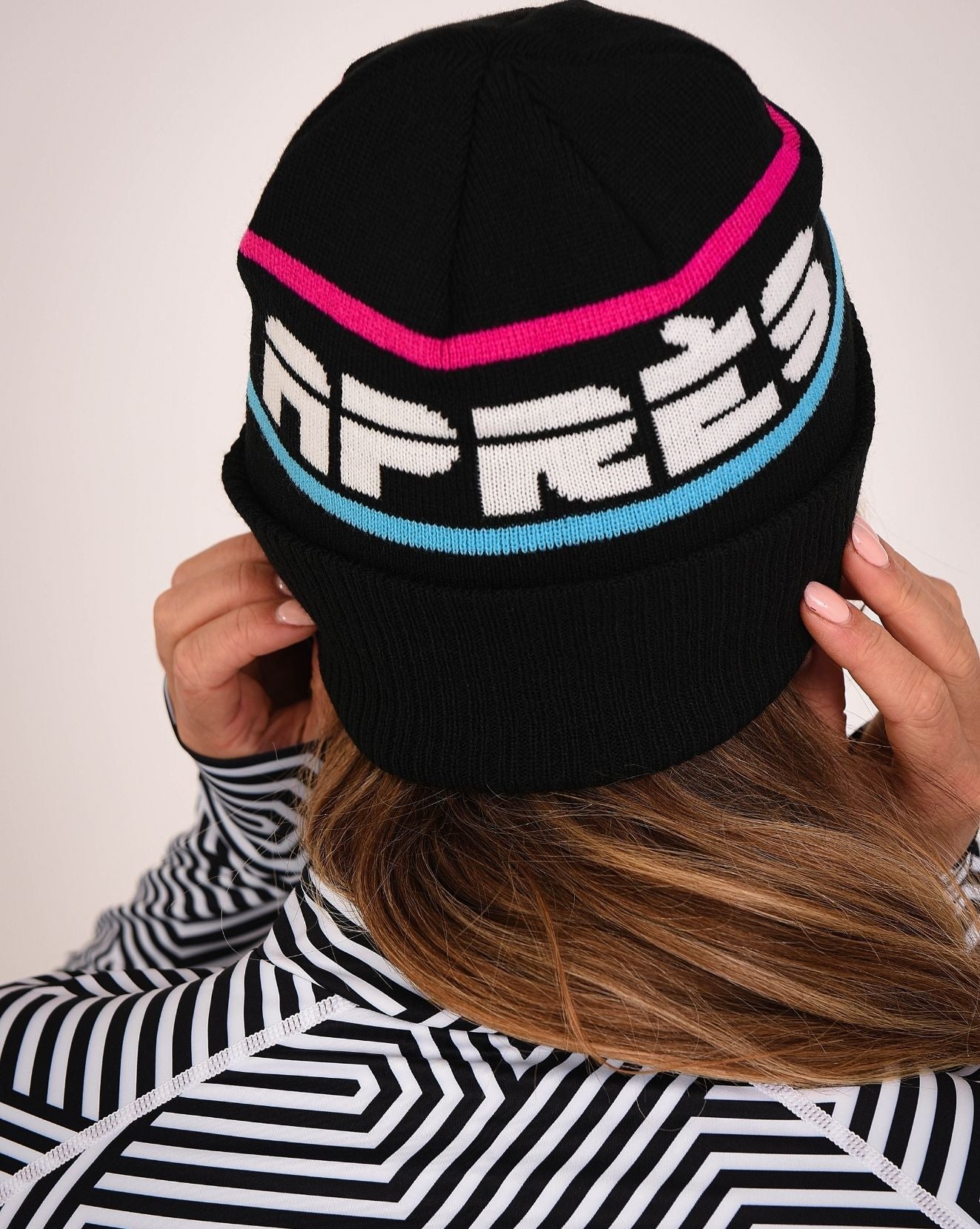 OOSC Après Beanie - Black, Blue, Pink & White