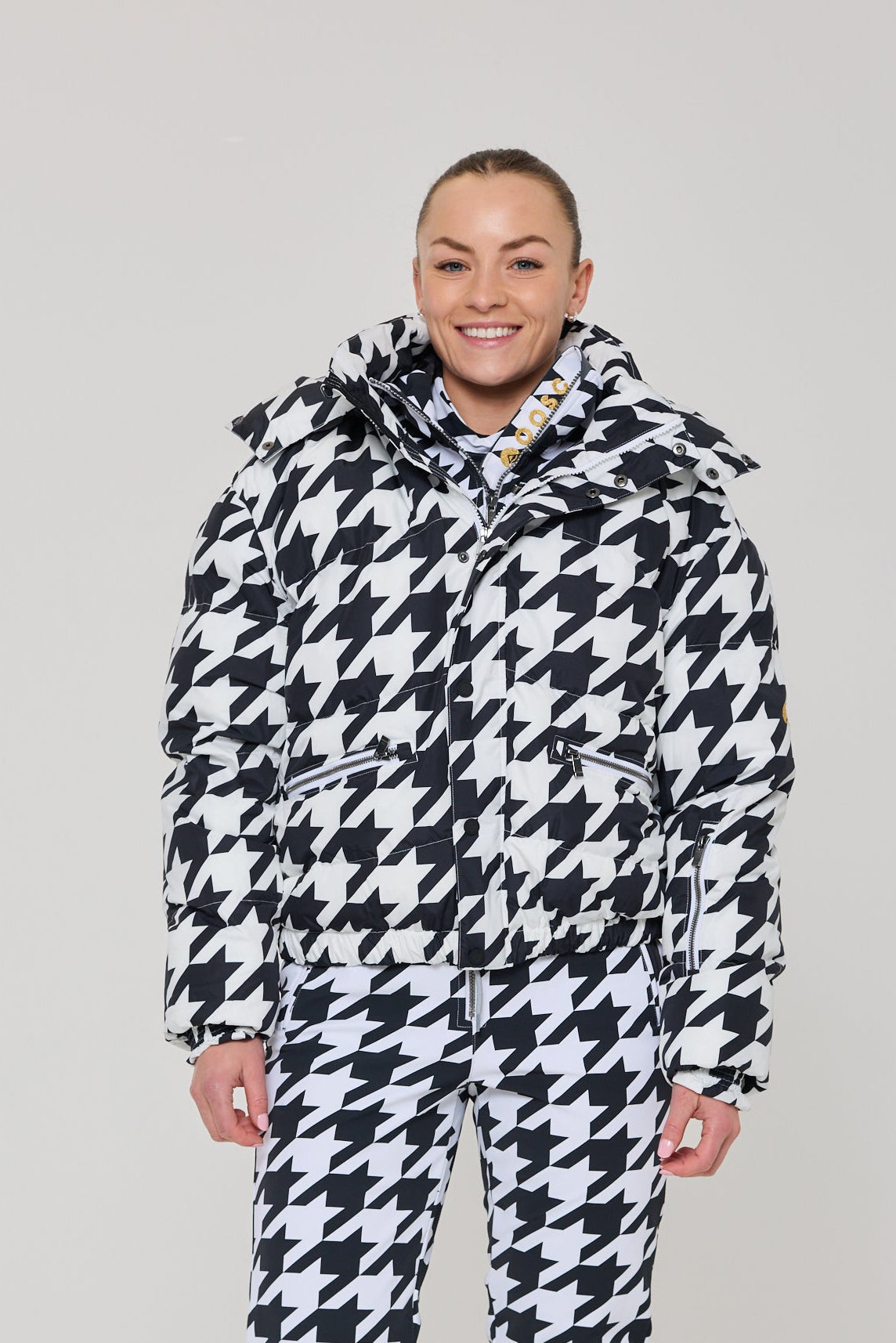 Chic Puffer Jacket - Monochrome Muse