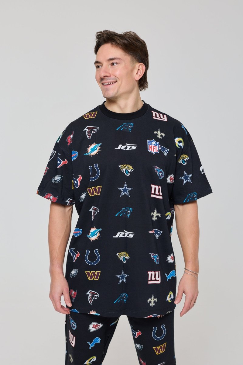 NFL Heavyweight Oversize 32 Team Mash Up T-Shirt - Black – OOSC ...